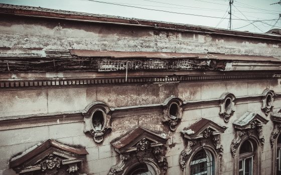 Место бедствия: дом на Коблевской после теракта и обвалов так и не отреставрировали (фото, видео) usionline.com Место бедствия: дом на Коблевской после теракта и обвалов так и не отреставрировали (фото, видео) «фото»