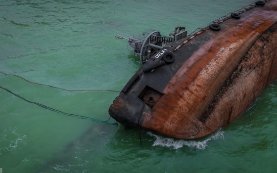 Глава Одесской ОГА опубликовал письменный отчет о ходе спасательной операции танкера Delfi «фото»