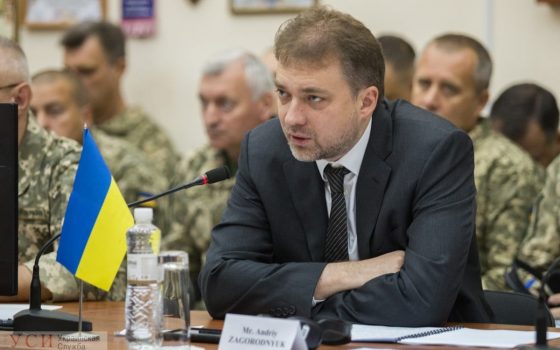 Министр обороны: “Мы движемся к отмене обязательного призыва в армию” usionline.com Министр обороны: “Мы движемся к отмене обязательного призыва в армию” «фото»