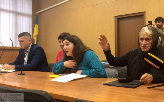 “Я хочу, чтобы вы сидели”, – сестра погибшего на пожаре в “Токио Стар” винит владельца отеля, а судья взял самоотвод (фото, видео) usionline.com “Я хочу, чтобы вы сидели”, – сестра погибшего на пожаре в “Токио Стар” винит владельца отеля, а судья взял самоотвод (фото, видео) «фото»
