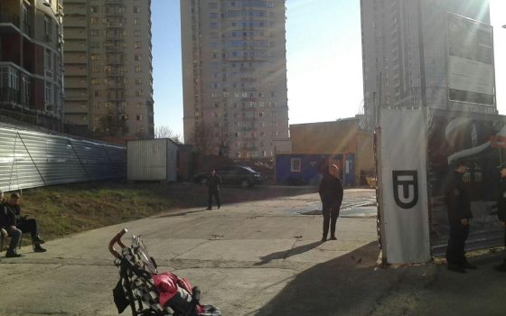 Конфликт на Гагаринском плато: одесситы снова перекрыли въезд на стройку (документ) usionline.com Конфликт на Гагаринском плато: одесситы снова перекрыли въезд на стройку (документ) «фото»