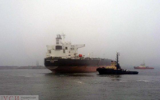 Одесский порт принял первую партию нефти из Африки «фото»
