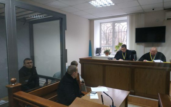 Суд так и не начал рассмотрение дела о покушении на Стерненко, но нападавшему продлили арест (фото) usionline.com Суд так и не начал рассмотрение дела о покушении на Стерненко, но нападавшему продлили арест (фото) «фото»