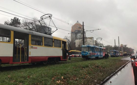 Авария на 5-й Фонтана парализовала движение трамваев в обе стороны usionline.com Авария на 5-й Фонтана парализовала движение трамваев в обе стороны «фото»