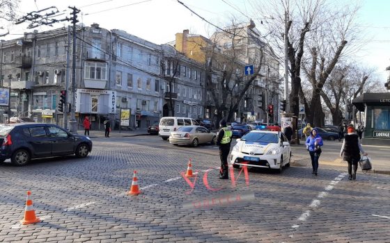Пожар в центре Одессы парализовал движение транспорта (фото) usionline.com Пожар в центре Одессы парализовал движение транспорта (фото) «фото»