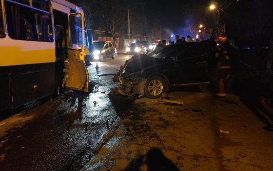 Выехал на встречку и влетел в маршрутку: под Одессой произошло ДТП с пострадавшими (фото) ОБНОВЛЕНО usionline.com Выехал на встречку и влетел в маршрутку: под Одессой произошло ДТП с пострадавшими (фото) ОБНОВЛЕНО «фото»