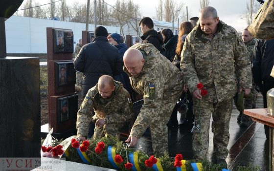 В военном городке в Дачном открыли мемориал погибшим на фронте морпехам (фото) usionline.com В военном городке в Дачном открыли мемориал погибшим на фронте морпехам (фото) «фото»