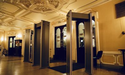 Первый в Украине: в одесском Оперном театре установили арочные металлодетекторы (фото) «фото»