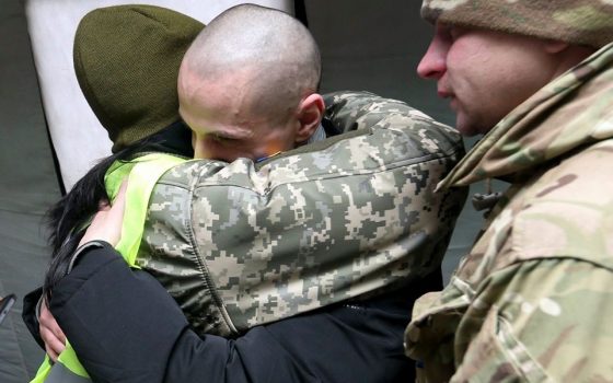 Украинские пленные возвращаются домой, а “одесские террористы” отправятся на неподконтрольные территории (фото, видеотрансляция) ОБНОВЛЕНО usionline.com Украинские пленные возвращаются домой, а “одесские террористы” отправятся на неподконтрольные территории (фото, видеотрансляция) ОБНОВЛЕНО «фото»