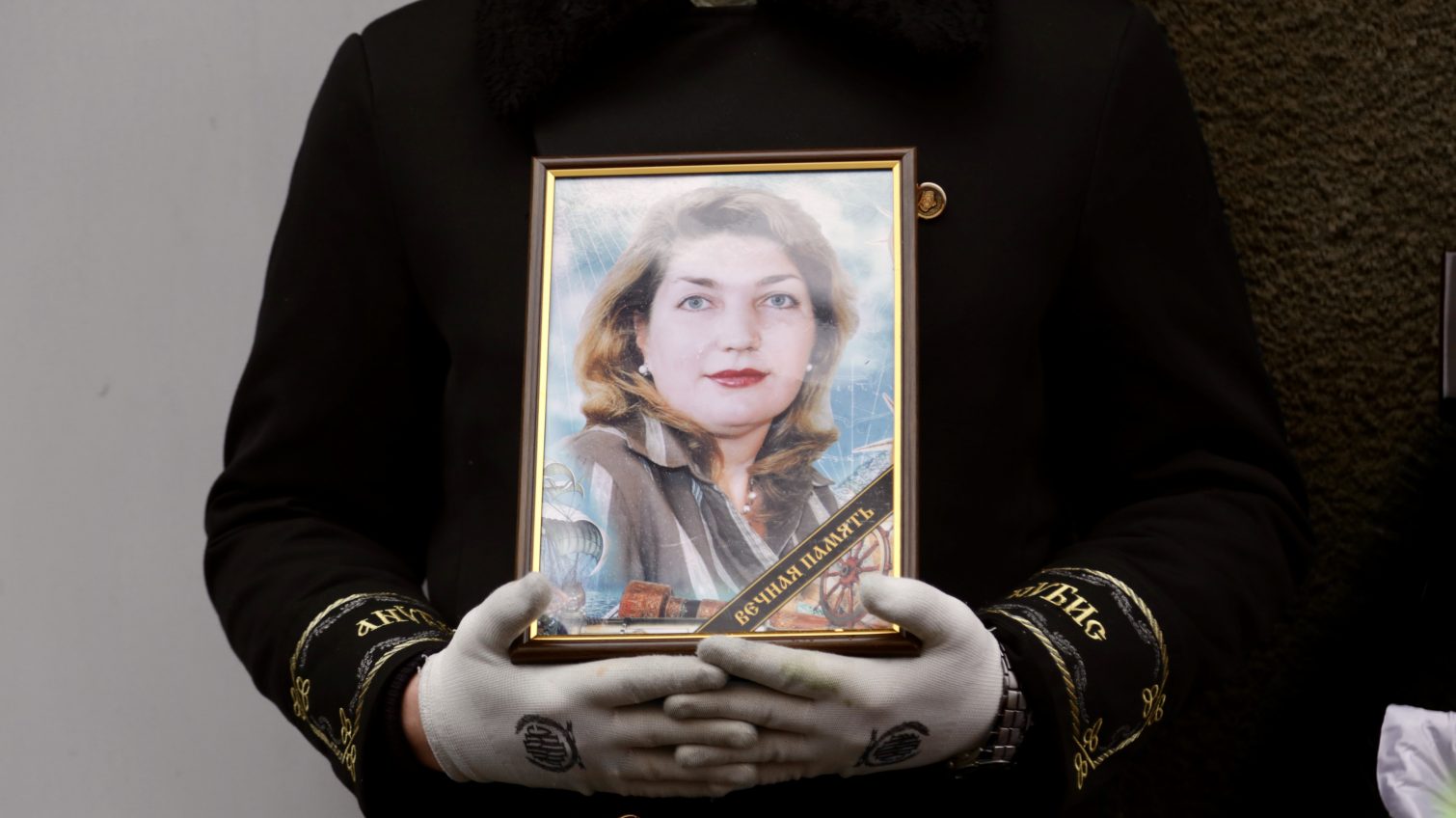 В Одессе попрощались с преподавательницей, погибшей на трагическом пожаре (фото) «фото»