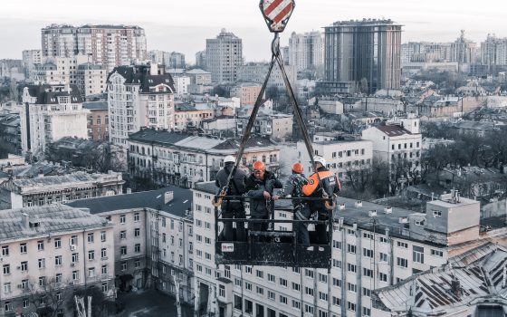 Обломки, горы пепла и опасная работа спасателей: как выглядит сгоревшее здание на Троицкой с высоты (фоторепортаж) usionline.com Обломки, горы пепла и опасная работа спасателей: как выглядит сгоревшее здание на Троицкой с высоты (фоторепортаж) «фото»