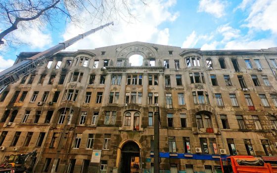 В Одессе хотят снести часть сгоревшего здания на Троицкой «фото»