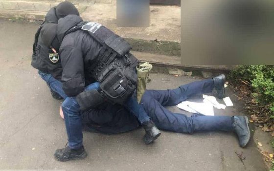В Одессе следователя задержали при получении взятки (фото) «фото»