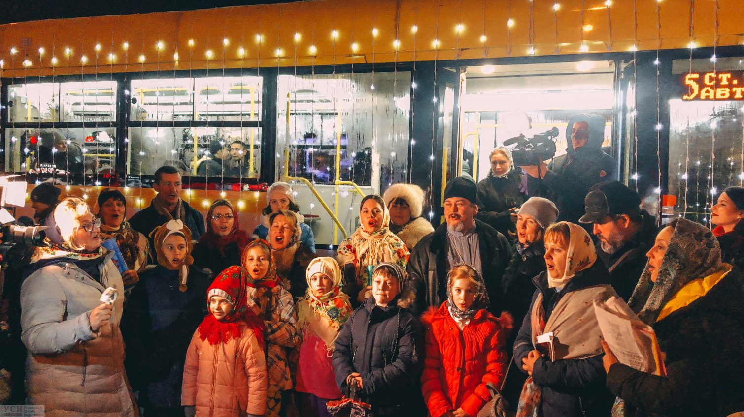 Праздник Рождества в одесских трамваях: хор, чай из самовара и конфеты (видео) «фото»