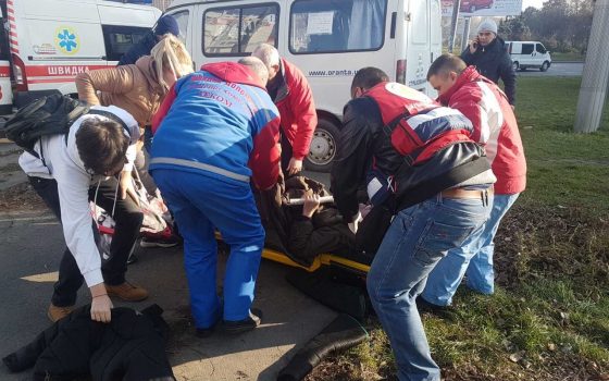 Пожилого мужчину с сердечным приступом спасли одесские волонтеры Красного креста (фото) «фото»
