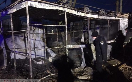 Три человека погибло во время пожара в строительном вагончике под Одессой (фото) «фото»