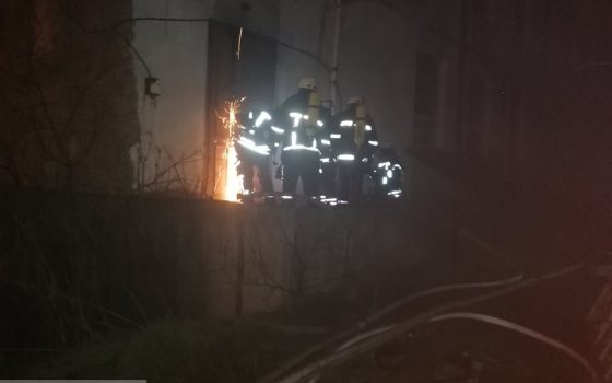 Перед Новым годом спасатели срезали двери, чтобы потушить пожар в заброшенном доме в центре Одессы (фото) usionline.com Перед Новым годом спасатели срезали двери, чтобы потушить пожар в заброшенном доме в центре Одессы (фото) «фото»