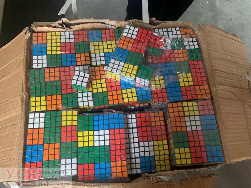 Почувствуйте разницу: в Одессе таможенники изъяли почти 8 тысяч поддельных кубиков Рубика (фото) «фото»
