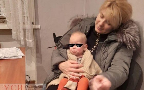 В Одессе ночью изъяли двух детей у забаррикадировавшихся пьющих родителей (фото) usionline.com В Одессе ночью изъяли двух детей у забаррикадировавшихся пьющих родителей (фото) «фото»