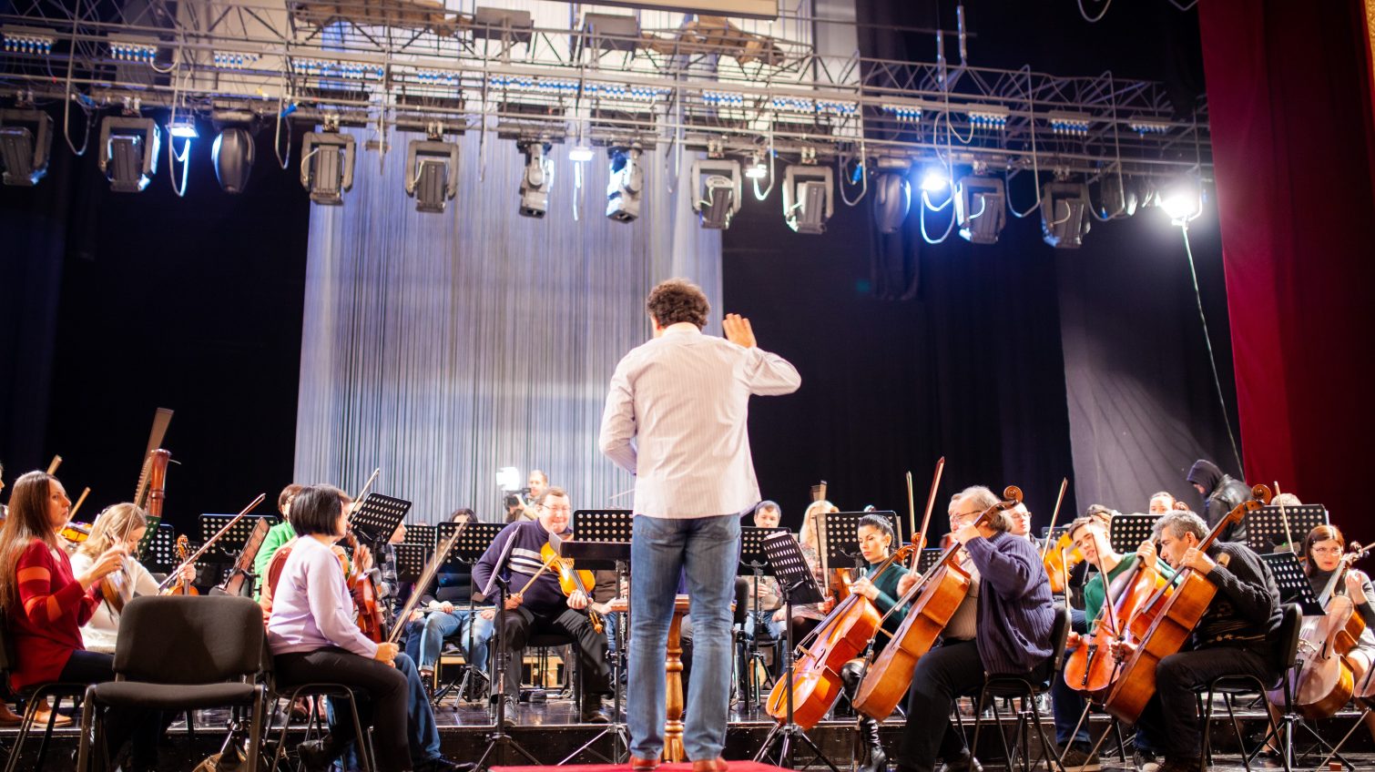 В Одесском оперном готовят новый концерт “Зимний променад”: зазвучит скрипка Страдивари (фото, видео) «фото»