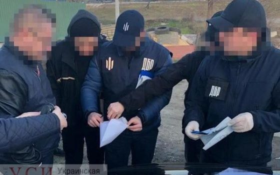 От 50 долларов за машину: в Одесской области таможенники организовали “схему” растаможки евроблях из США (фото) «фото»