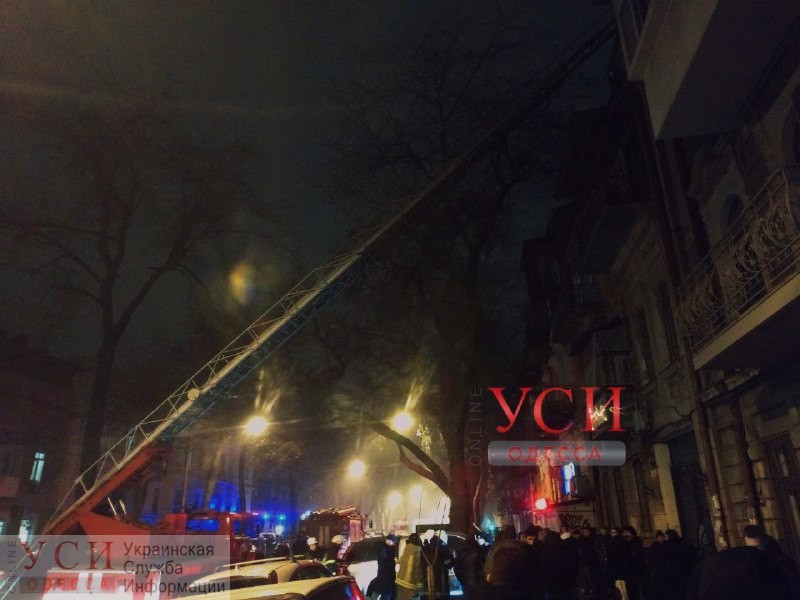 В центре Одессы горит старинный дом (фото, видео) ОБНОВЛЯЕТСЯ «фото»