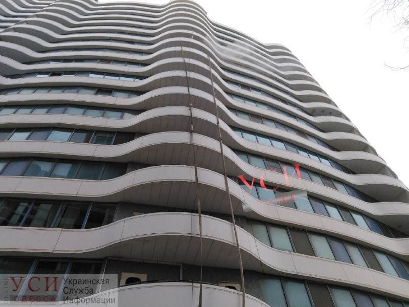 На Литературной горит квартира на 12 этаже в “Белом парусе”: жильцы рассказали о проблемах с пожарной безопасностью (фото) ОБНОВЛЕНО «фото»