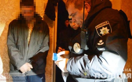 Хвастаться нехорошо: житель Одесской области показал соседу опасную находку и угодил в полицию (фото, видео) «фото»
