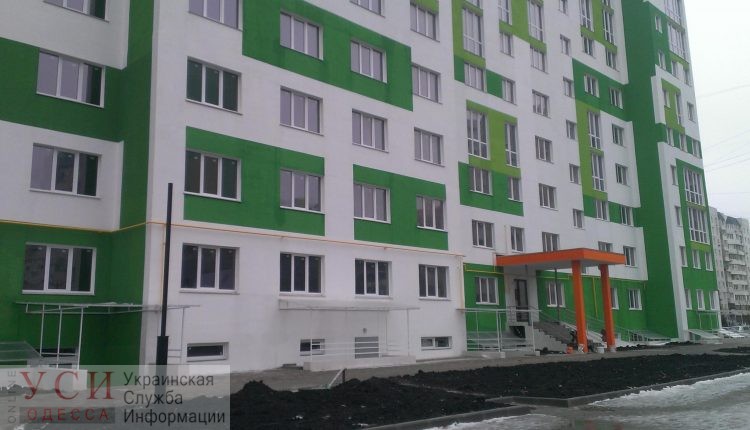 На двадцатый этаж без лифта: жильцы ЖК “Острова” на поселке Котовского будут перекрывать дорогу «фото»
