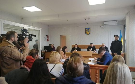 С криками и плакатами: суд дал добро на строительство высоток вместо школы на Гагаринском плато (фото, видео) «фото»