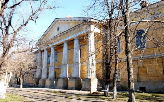 Боксы, респираторы и костюмы: в одесской инфекционке провели учения из-за угрозы коронавируса «фото»