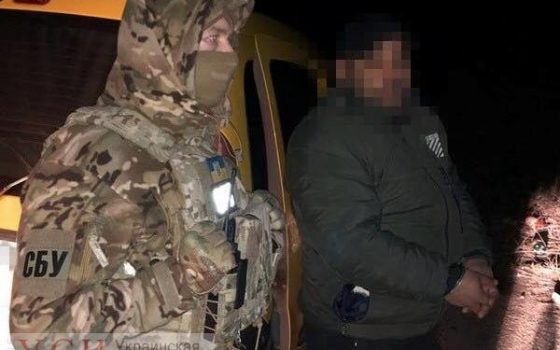 Вымогали крупную сумму и килограмм золота: в Одессе задержали группировку, которая занимались разбоем (фото) usionline.com Вымогали крупную сумму и килограмм золота: в Одессе задержали группировку, которая занимались разбоем (фото) «фото»