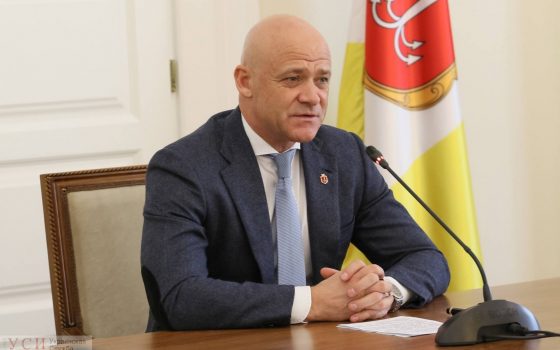 Труханов попросил депутата от Оппоблока “перекрасить” приемную: “Было бы хорошо, чтобы вы не выделялись” (фото) usionline.com Труханов попросил депутата от Оппоблока “перекрасить” приемную: “Было бы хорошо, чтобы вы не выделялись” (фото) «фото»