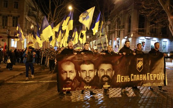 “Герои не умирают”: в центре Одессы проходит акция в память о погибших в боевых действиях на Донбассе (трансляция, фото) «фото»
