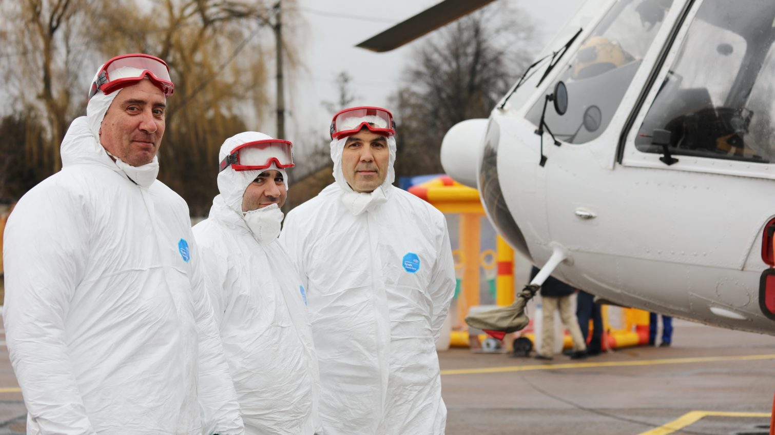 Спасатели показали санитарный вертолет, на котором будут транспортировать больных с коронавирусом (фото, видео) «фото»