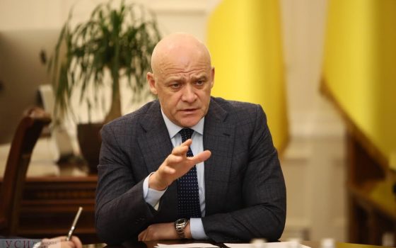 Труханов к вечеру, когда ветер стих, “присоединился” к борьбе с непогодой (фото) usionline.com Труханов к вечеру, когда ветер стих, “присоединился” к борьбе с непогодой (фото) «фото»