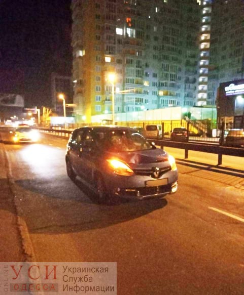 Легковушка сбила пешехода ночью на Среднефонтанской «фото»