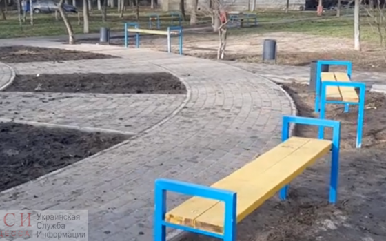 Чудеса общественного бюджета: на Таирова за 1,5 миллиона сдали зону отдыха с недоделанными дорожками и тренажерами в грязи (фото, видео) usionline.com Чудеса общественного бюджета: на Таирова за 1,5 миллиона сдали зону отдыха с недоделанными дорожками и тренажерами в грязи (фото, видео) «фото»