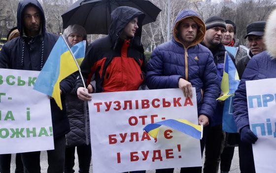 В Одессе митинговали представители Тузловской громады: местные против объединения с несколькими селами (фото, карта) «фото»
