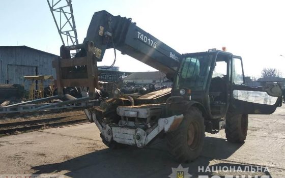 Трагедия в порту под Одессой: погрузчик переехал двоих людей (фото) ОБНОВЛЕНО «фото»