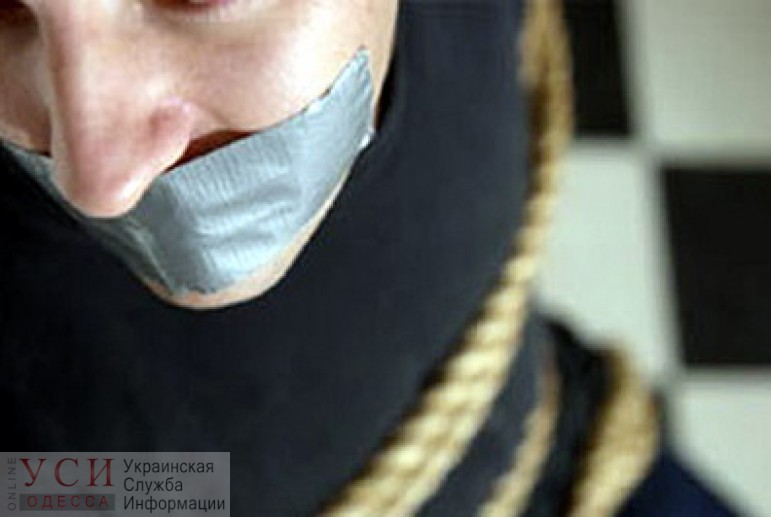 Избивали и требовали вернуть долг: в Киеве шестеро мужчин похитили одессита «фото»