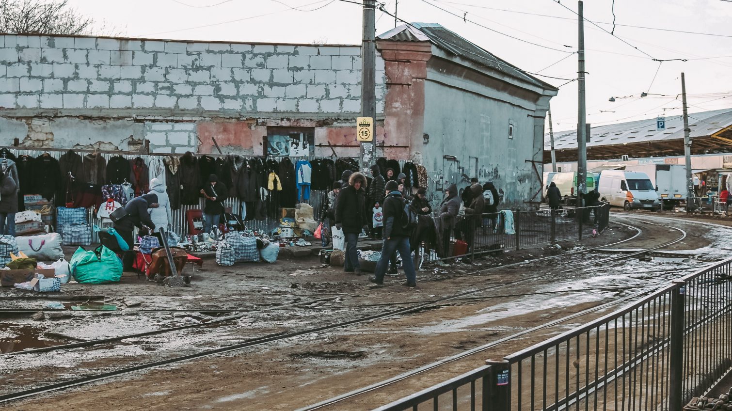 Новощепной ряд перед реконструкцией: разбитые дороги, мусор и антисанитария (фоторепортаж) «фото»
