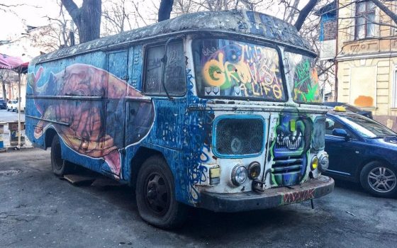 Брошенные автомобили в Одессе: эвакуация автохлама возможна только по решению суда (фоторепортаж) «фото»