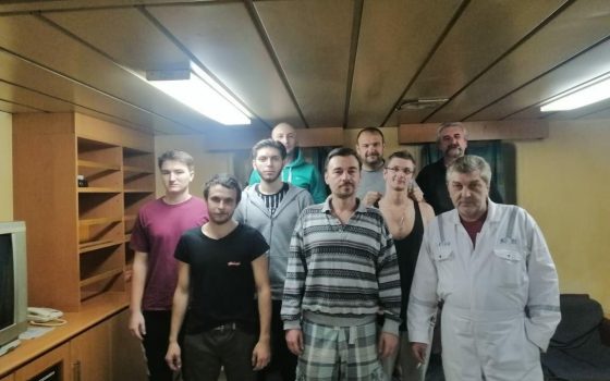 Брошенные в море: у украинских моряков закончились запасы еды и медикаментов usionline.com Брошенные в море: у украинских моряков закончились запасы еды и медикаментов «фото»