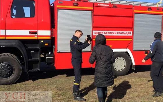 Под Одессой щенок провалился в глубокую яму: спасатели вытащили его из западни (фото, видео) «фото»