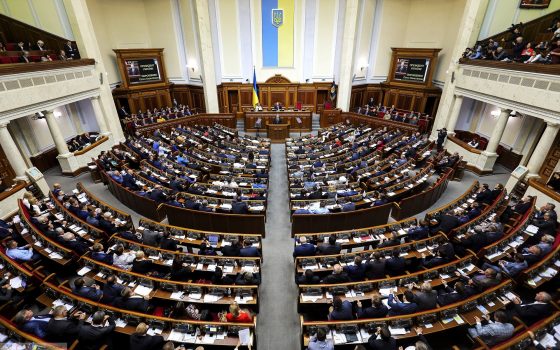 Штрафы, тюремный срок и снижение налогов на медицинские товары: Рада приняла закон для противодействия коронавирусу «фото»
