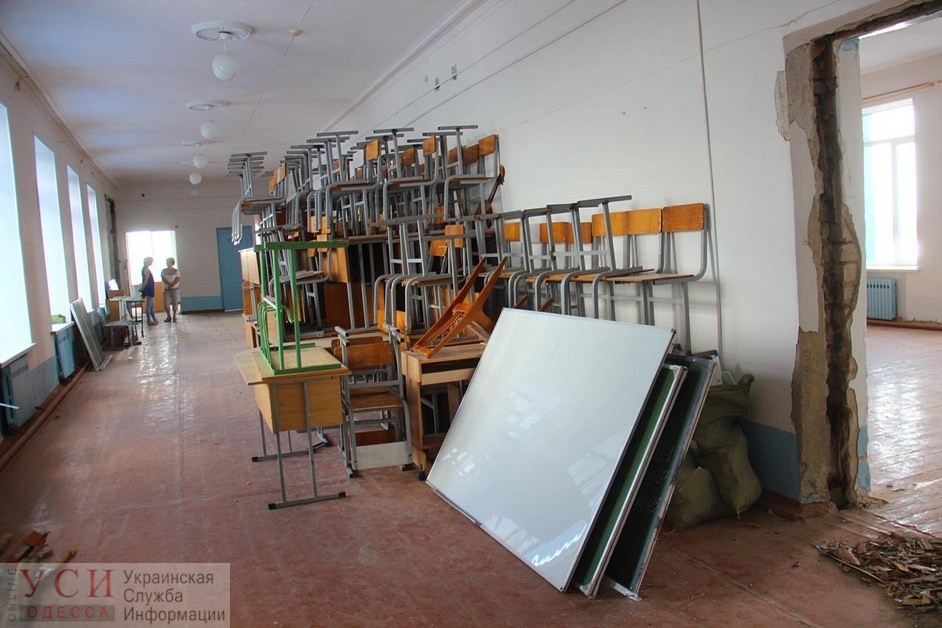 Многомиллионный ремонт в одесской школе проводит фирма с шестью уровнями и одним шуруповертом (фото, документ) «фото»