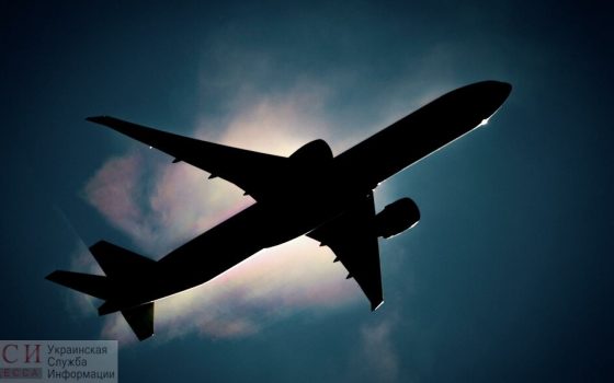 Спустя 12 дней: ищут пассажиров, которые летели одним рейсом с заболевшим коронавирусом одесситом «фото»