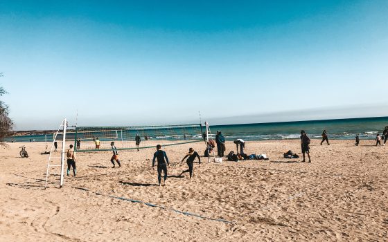 Одесса, море, карантин: одесситы прогуливаются у моря и занимаются спортом (видеорепортаж) «фото»