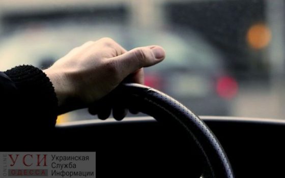 В Одессе подросток угнал старый автомобиль и катался по ночному городу «фото»